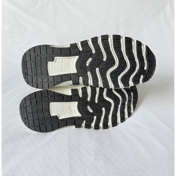 Nike White Athletic Shoes - Picture 5 of 7